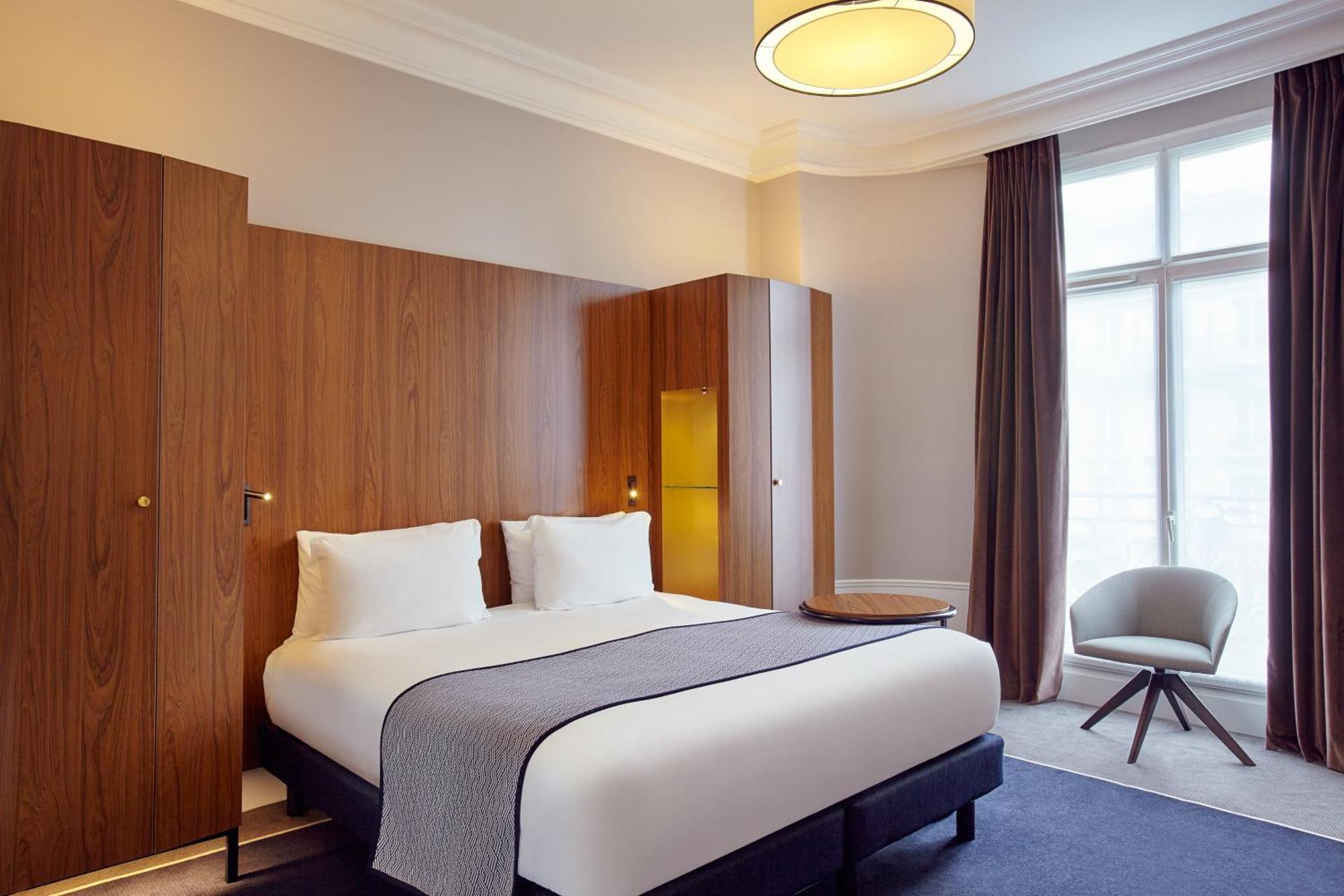 Premium King Room City View Balcony