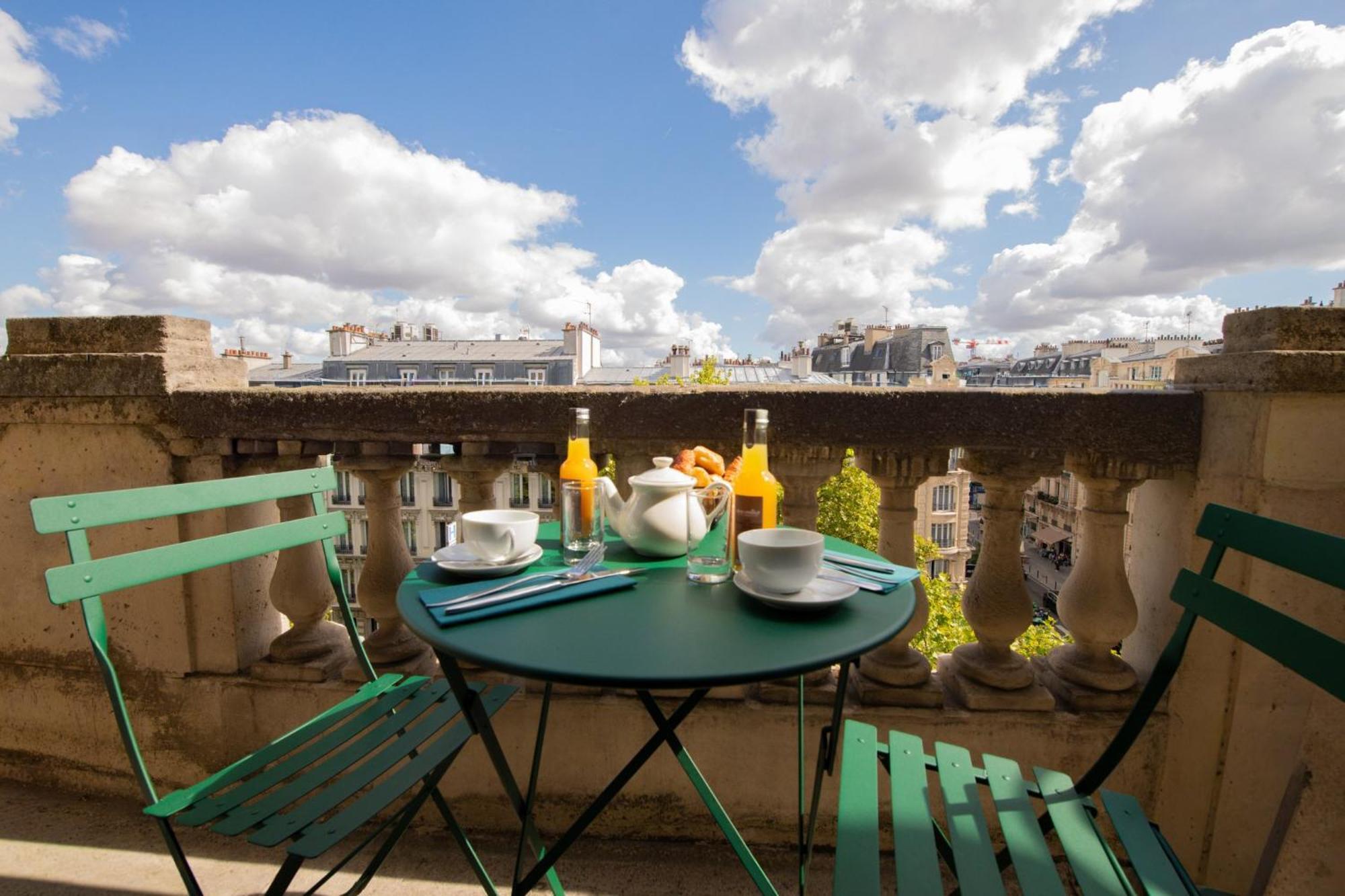 Premium King Room City View Balcony